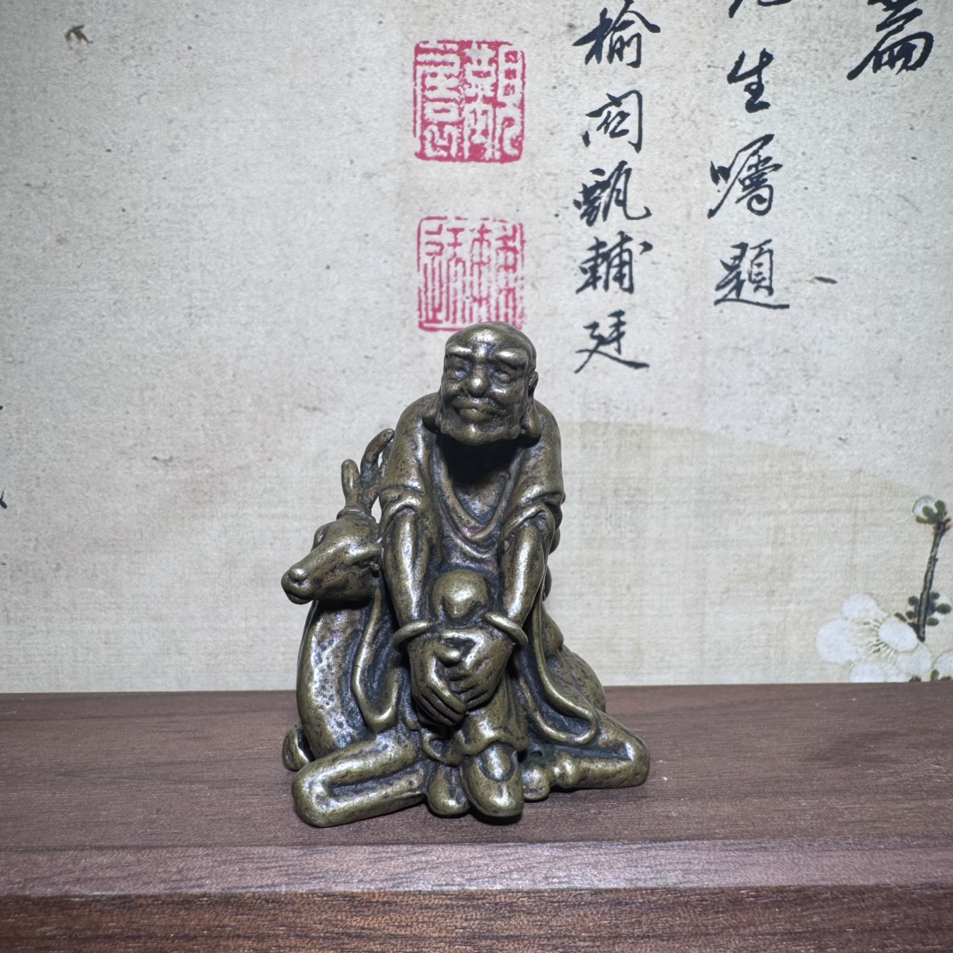 Estatua en miniatura de latón  - Unique Table Accessories reseña y precio